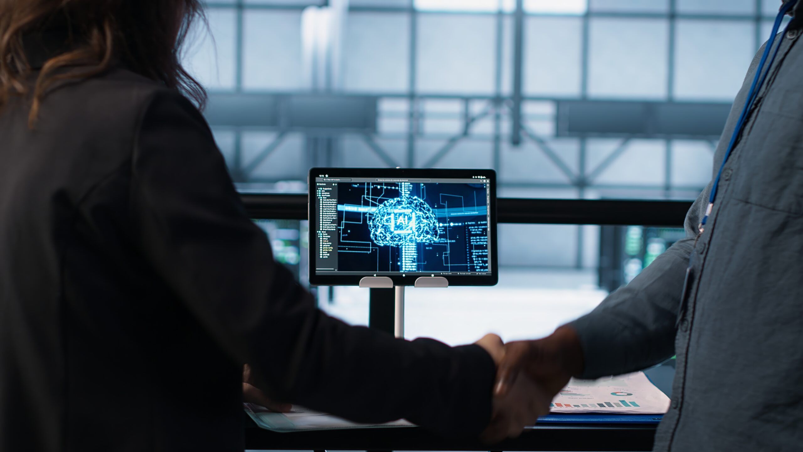 AI Act e contenuti digitali: obblighi di trasparenza per aziende e professionisti